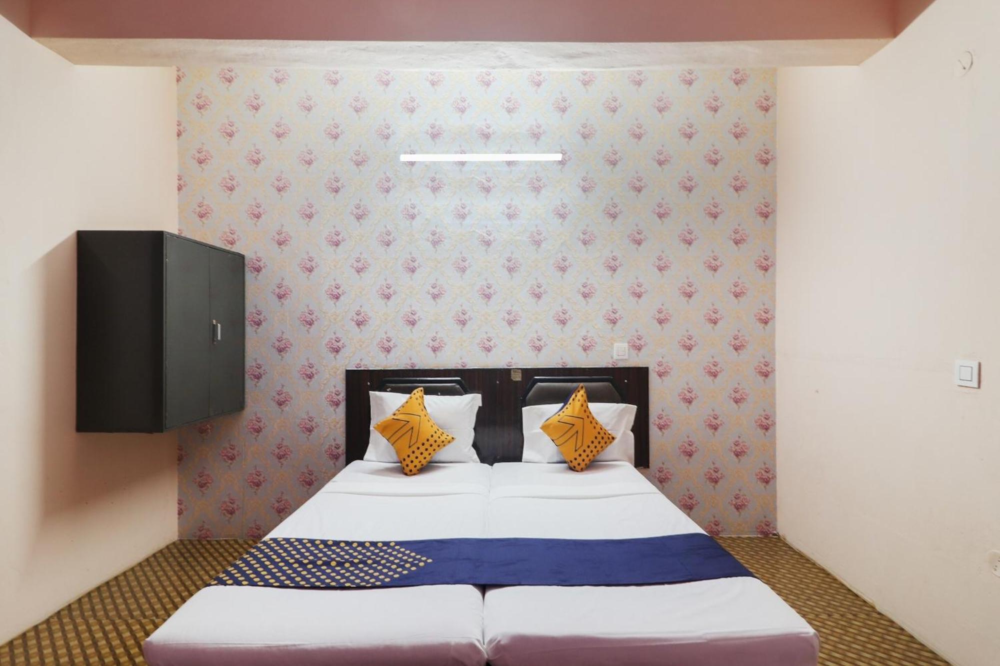 สปอต ออน 74966 ศรีอมรทีป โฮเทล Hotel ไฮเดอราบัด ภายนอก รูปภาพ