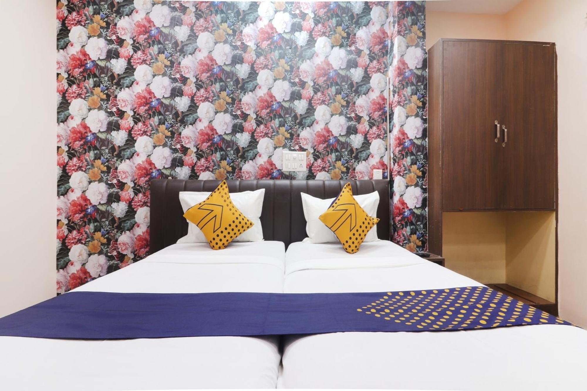 สปอต ออน 74966 ศรีอมรทีป โฮเทล Hotel ไฮเดอราบัด ภายนอก รูปภาพ