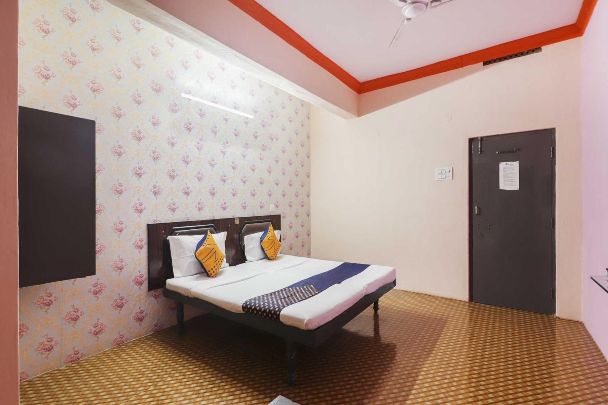 สปอต ออน 74966 ศรีอมรทีป โฮเทล Hotel ไฮเดอราบัด ภายนอก รูปภาพ