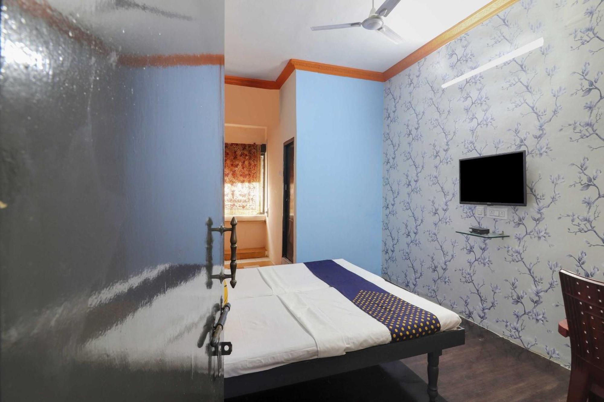 สปอต ออน 74966 ศรีอมรทีป โฮเทล Hotel ไฮเดอราบัด ภายนอก รูปภาพ