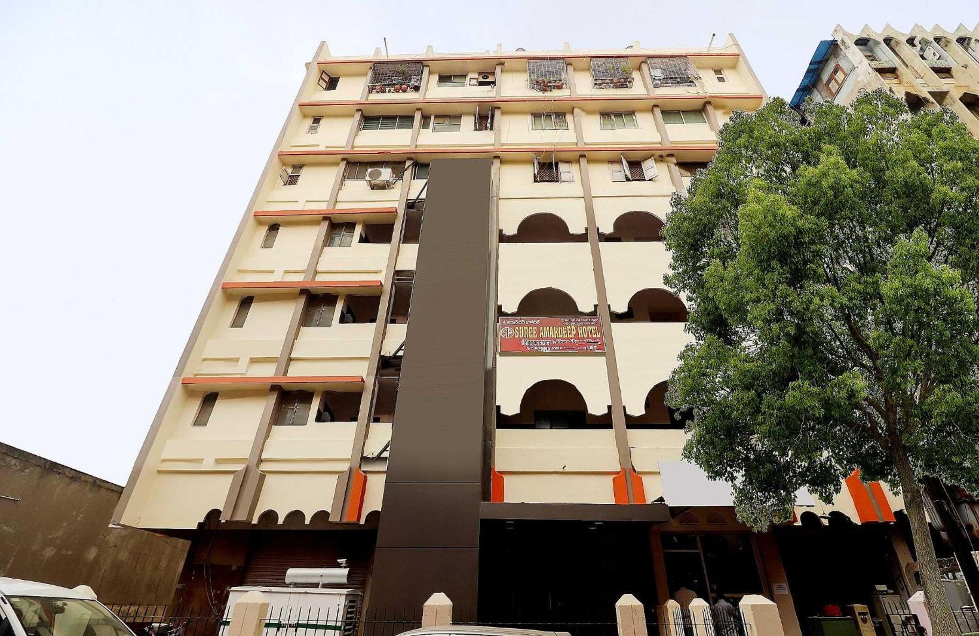 สปอต ออน 74966 ศรีอมรทีป โฮเทล Hotel ไฮเดอราบัด ภายนอก รูปภาพ
