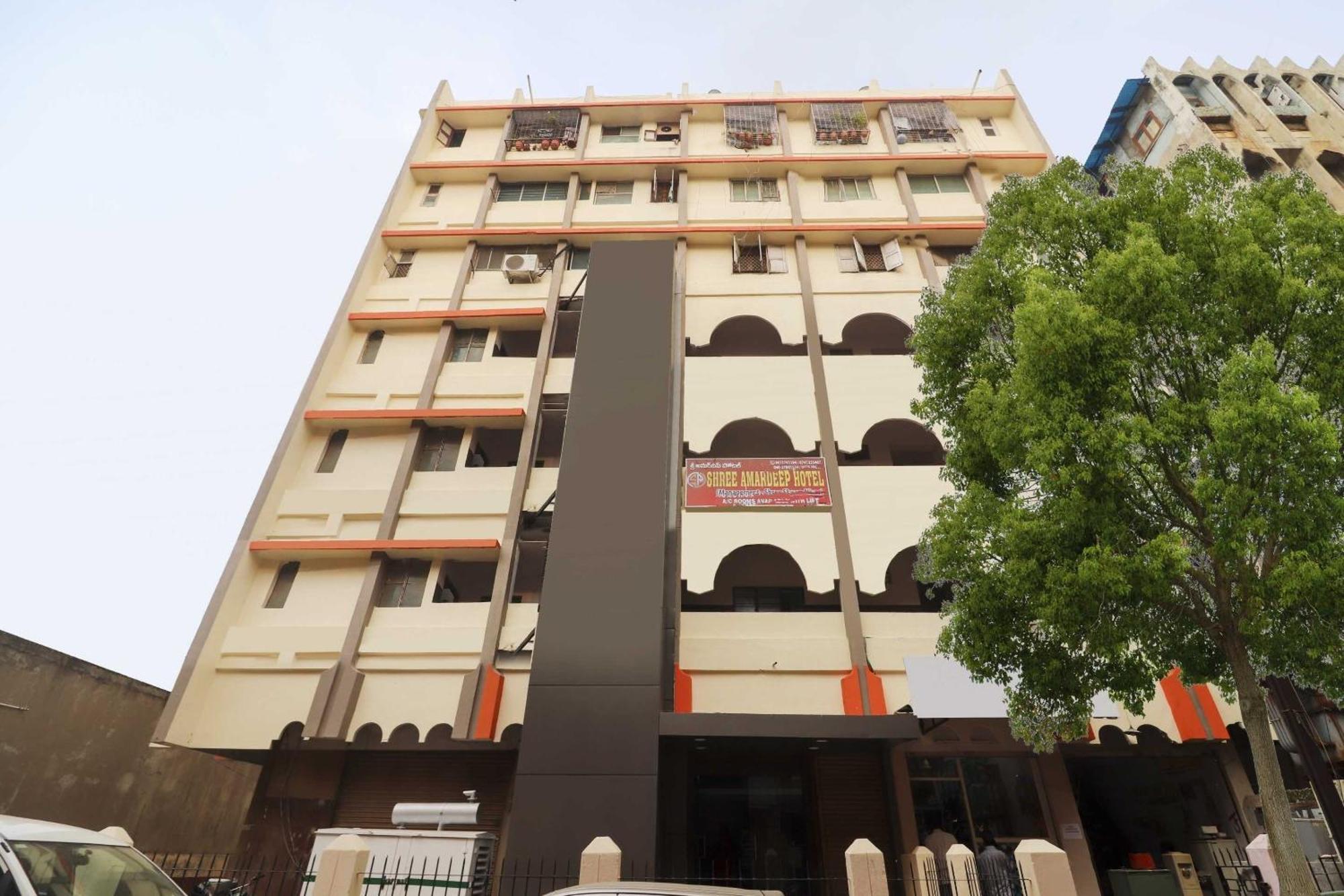 สปอต ออน 74966 ศรีอมรทีป โฮเทล Hotel ไฮเดอราบัด ภายนอก รูปภาพ