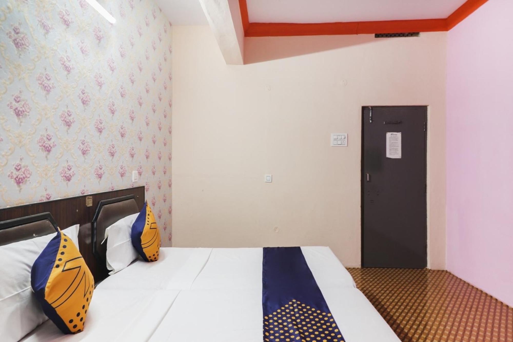 สปอต ออน 74966 ศรีอมรทีป โฮเทล Hotel ไฮเดอราบัด ภายนอก รูปภาพ