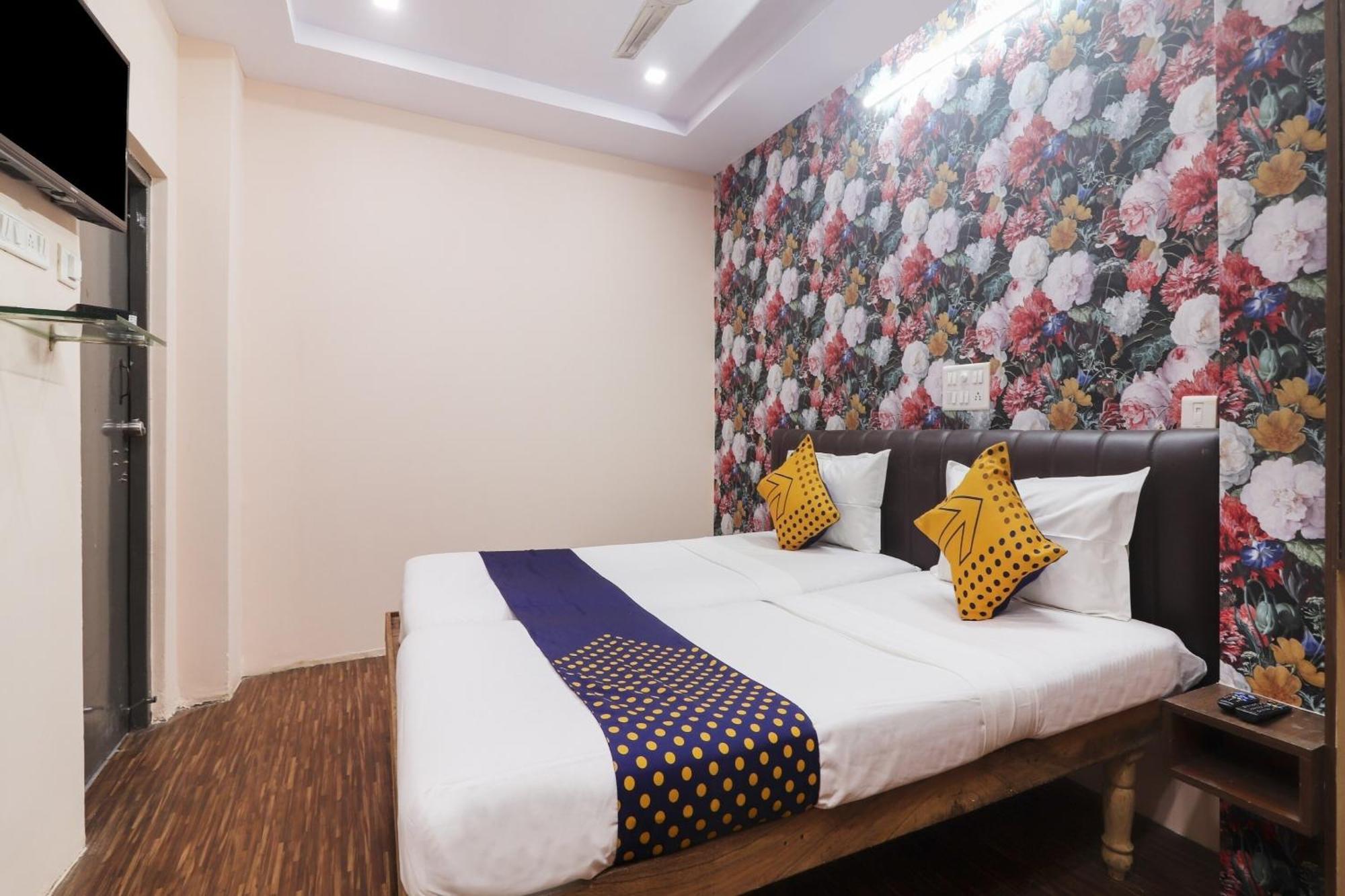 สปอต ออน 74966 ศรีอมรทีป โฮเทล Hotel ไฮเดอราบัด ภายนอก รูปภาพ