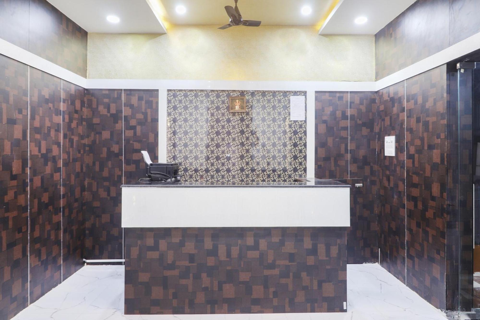 สปอต ออน 74966 ศรีอมรทีป โฮเทล Hotel ไฮเดอราบัด ภายนอก รูปภาพ