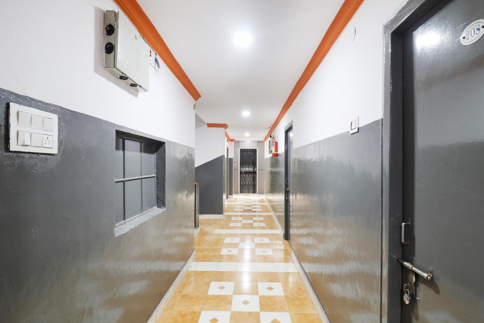 สปอต ออน 74966 ศรีอมรทีป โฮเทล Hotel ไฮเดอราบัด ภายนอก รูปภาพ