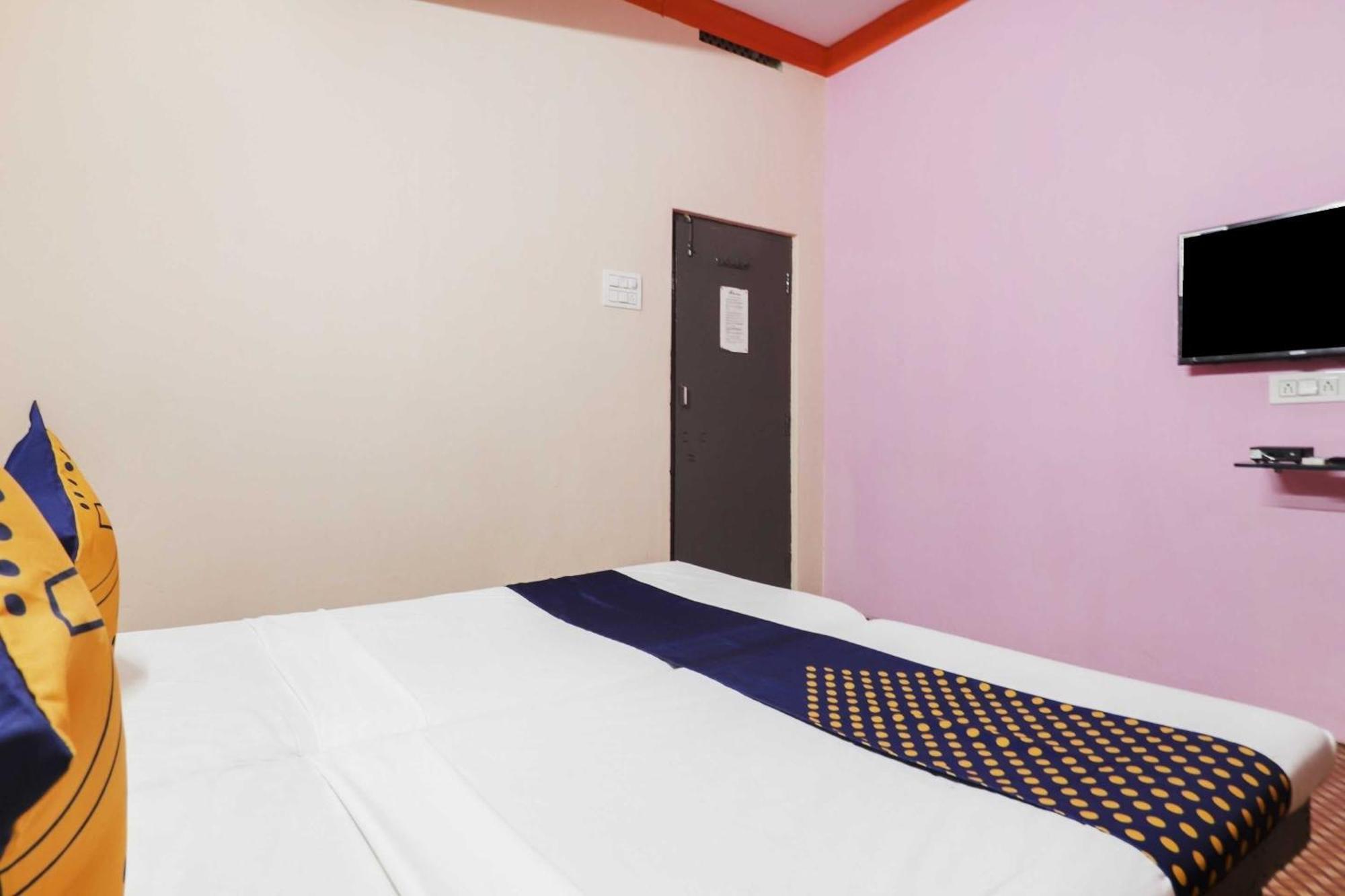 สปอต ออน 74966 ศรีอมรทีป โฮเทล Hotel ไฮเดอราบัด ภายนอก รูปภาพ