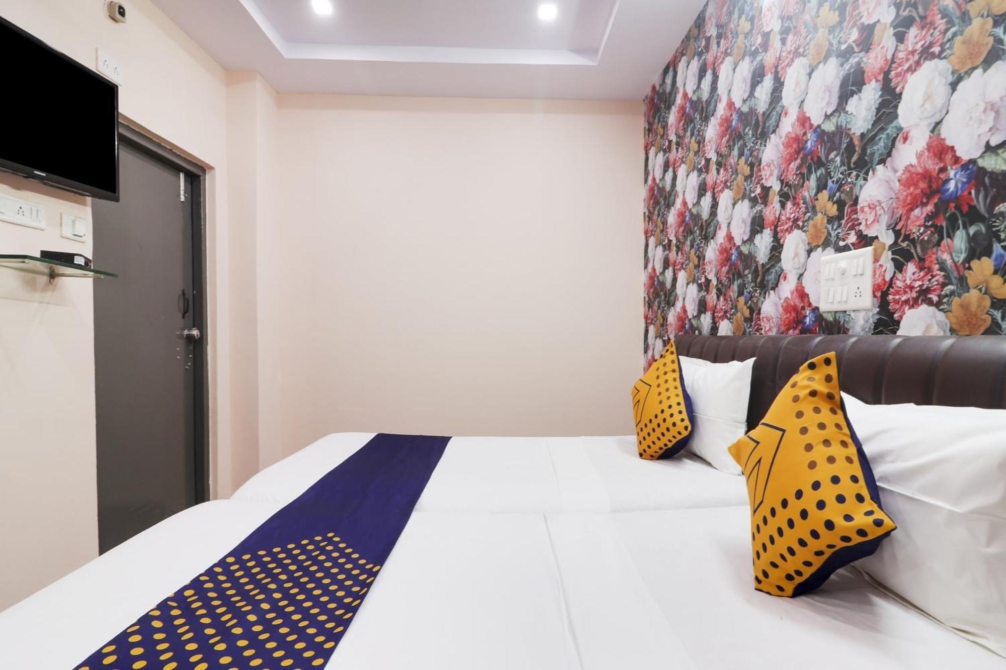 สปอต ออน 74966 ศรีอมรทีป โฮเทล Hotel ไฮเดอราบัด ภายนอก รูปภาพ